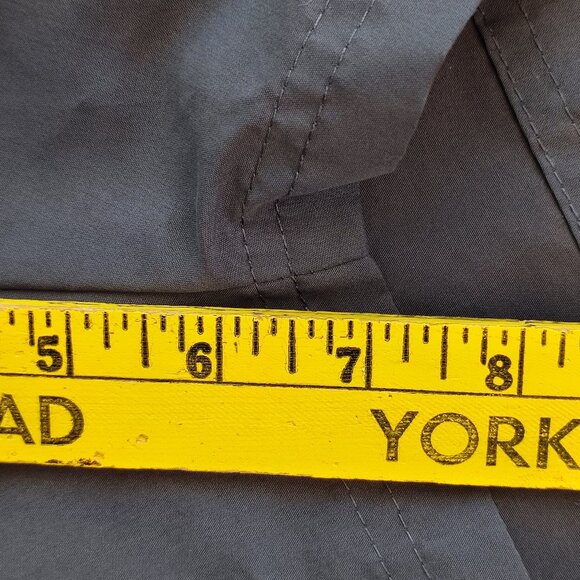 Wilson active wear tennis shorts men's size L grey with embroidered brand logo - Picture 11 of 11